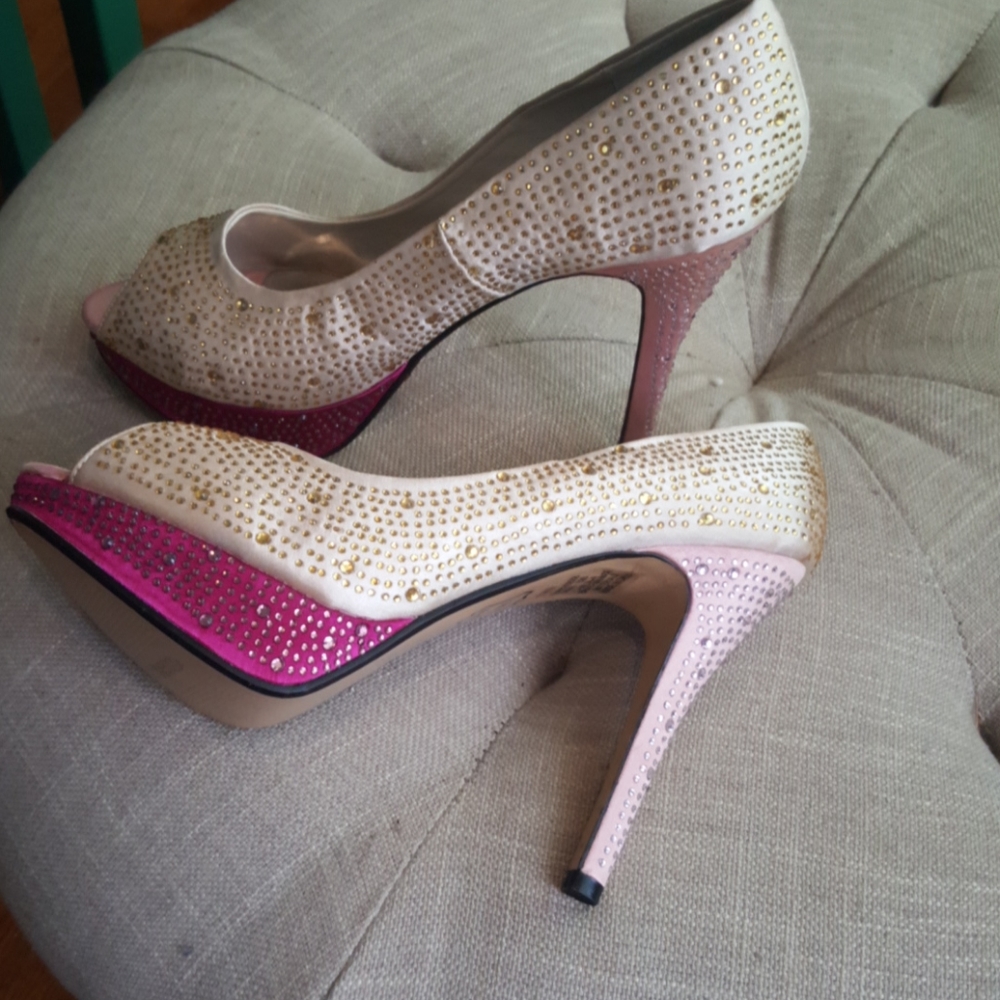 Shoes - Picture 4 of 5